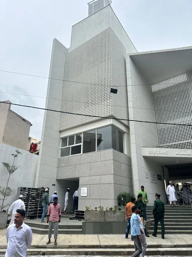 Entrance of the masjid with jali screens above
